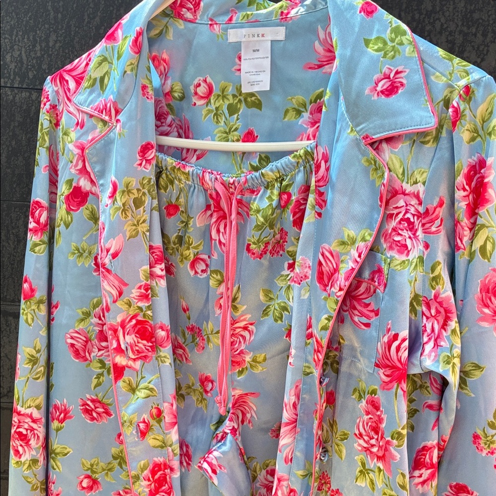 PINK Victoria's Secret Light Blue Floral Button-Up Top Sz M - Picture 7 of 9